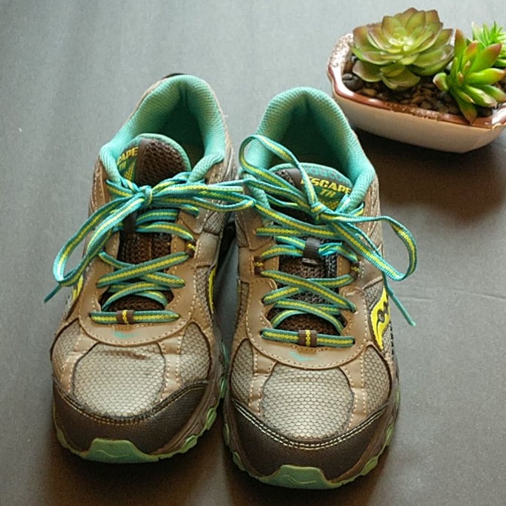 Saucony shoes